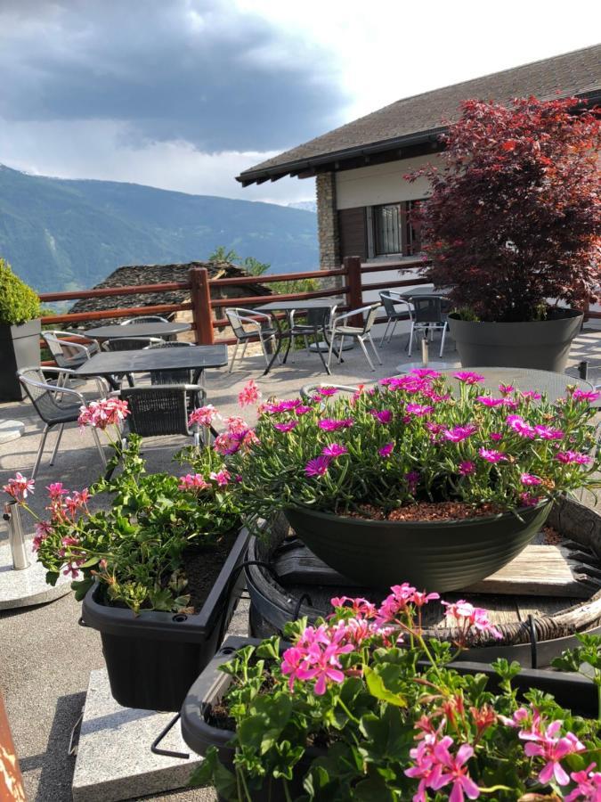 Cafe Cher-Mignon Et Chambres D'Hotes Chermignon-d'en Haut Bagian luar foto